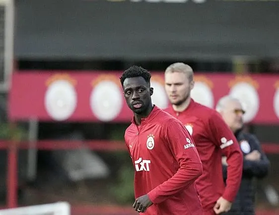 Tottenham mesaisi sürüyor