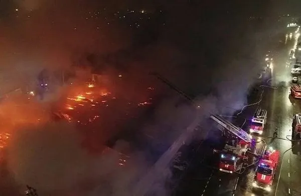 son-dakika-rusyada-facia-kafede-cikan-yanginda-13-kisi-oldu-1667639969796.jpg Son dakika: Rusya'da facia: Kafede çıkan yangında 13 kişi öldü-4