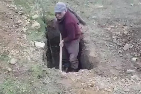 Elazığ'da jandarmaya ait 'drone'u taşlayan şahıs suçüstü yakalandı-3