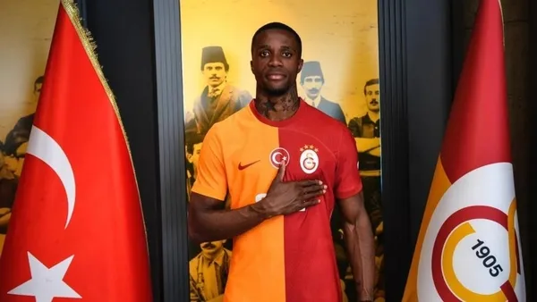 wilfried-zaha-resmen-galatasarayda-transferi-acikladilar-4-milyon-350-bin-avro-sezonluk-ucret-odenecek-1690230193854.jpeg