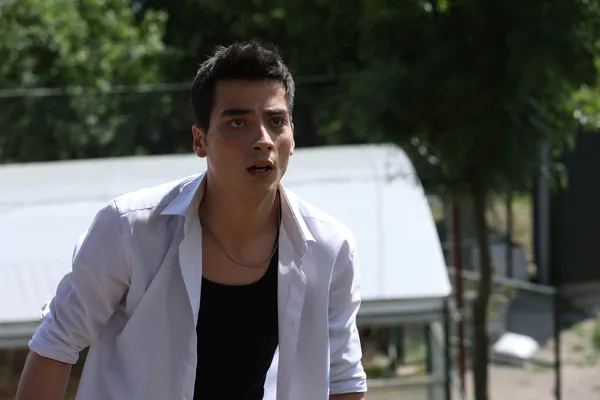 kardeslerim-94-bolum-fragmani-yayinlandi-suzan-hanimin-cicegini-sen-kaparsin-umarim-1686081497066.jpg Kardeşlerim 94. bölüm fragmanı yayınlandı: “Suzan Hanım'ın çiçeğini sen kaparsın umarım”-3