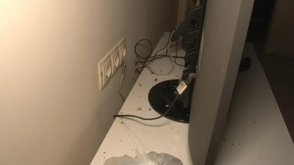 istanbul-arnavutkoyde-elektrik-voltajinin-aniden-yukselmesi-nedeniyle-5-apartmanda-prize-bagli-elektronik-cihazlar-bozuldu-1618982975130.jpg İstanbul Arnavutköy'de elektrik voltajının aniden yükselmesi nedeniyle 5 apartmanda prize bağlı elektronik cihazlar bozuldu-3