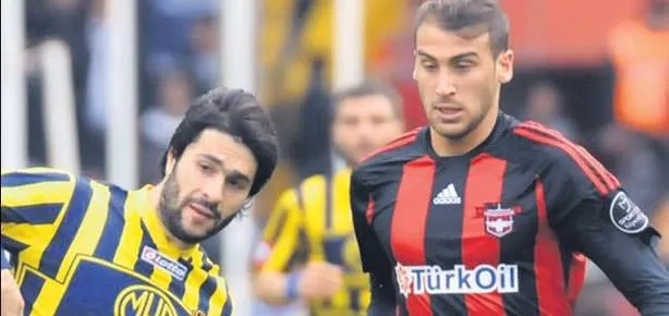 Cenk Tosun Trabzon’da