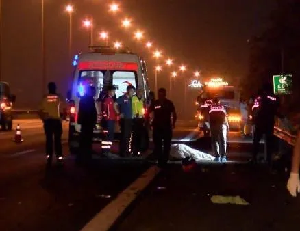 Gece yarısı ölümlü kaza! Sürücü kaçtı