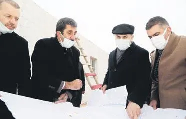 mardin-valisi-ve-buyuksehir-belediyesi-baskan-vekili-mahmut-demirtas-tarihi-binalari-yeniden-canlandiriyor-1650573402350.jpeg Mardin Valisi ve Büyükşehir Belediyesi Başkan Vekili Mahmut Demirtaş tarihi binaları yeniden canlandırıyor-8