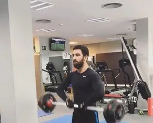 Arda Turan paylaştı, sosyal medya karıştı!