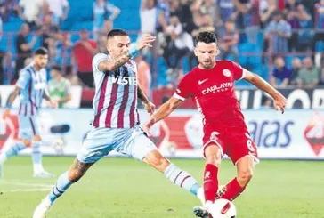 Kourbelis'e Yunan kancası: Transfer olduğu günden beri forma şansı bulmakta zorlanan futbolcuya Olympiakos ilgi gösterdi
