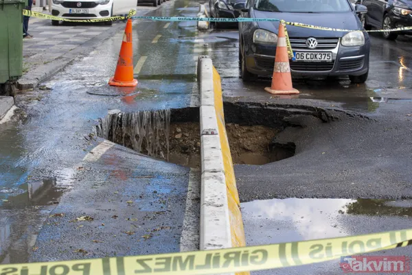 SON DAKİKA: Başkent Ankara'da sağanak yağış sonrası yol çöktü - 4