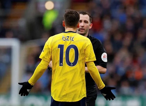 zenitten-fenerbahcelileri-uzen-mesut-ozil-cevabi-galatasaraya-gitmeliydi-daha-buyuk-kulup-1610917768386.jpg Zenit'ten Fenerbahçelileri üzen Mesut Özil cevabı! "Galatasaray'a gitmeliydi, daha büyük kulüp"-3