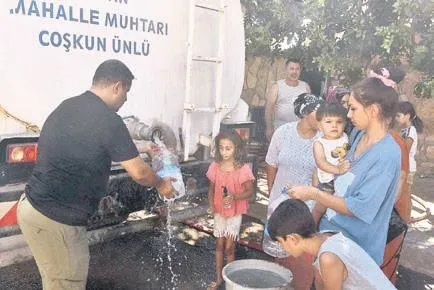 chpli-bodrum-belediyesi-vatandaslari-zor-durumda-birakti-bircok-bolgede-haftalardir-sular-kesik-1691015472445.jpeg CHP'li Bodrum Belediyesi vatandaşları zor durumda bıraktı! Bölgede haftalardır sular kesik-2