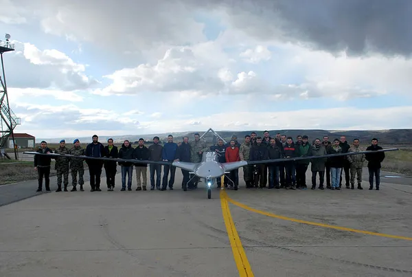 baykar-teknik-muduru-selcuk-bayraktardan-flas-aciklama-bayraktar-tb2-270-bin-saati-geride-birakti-1607523951788.jpg Baykar Teknik Müdürü Selçuk Bayraktar'dan flaş açıklama: Bayraktar TB2 270, bin saati geride bıraktı-4