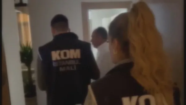 borsa-islemlerinde-usulsuzluk-iddiasiyla-8-kisi-gozaltinda-borsa-istanbulda-manipulasyon-iddiasi-sonrasi-dugme-1664713735650.jpg Borsa işlemlerinde usulsüzlük iddiasıyla 8 kişi gözaltında! Borsa İstanbul'da manipülasyon iddiası sonrası düğmeye basıldı-9