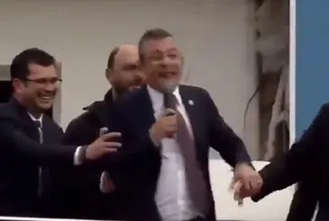 CHP'de kafalar karışık | Özgür Özel'in imdadına yapay zeka yetişti! Kimi önerdiyse onu aday yaptı! Akla ihtiyacı olduğunu kanıtladı