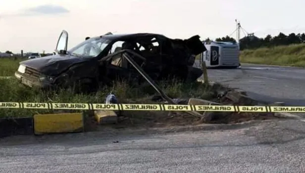 Eskişehir'de trafik kazası: 3 ölü, 6 yaralı
