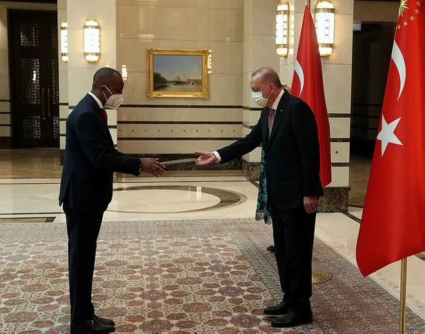 ruandanin-ankara-buyukelcisi-mironko-baskan-erdogana-guven-mektubu-sundu-1624458909966.jpeg Ruanda, Gambiya ve Nijerya'nın Ankara Büyükelçileri Başkan Erdoğan'a güven mektubu sundu-1