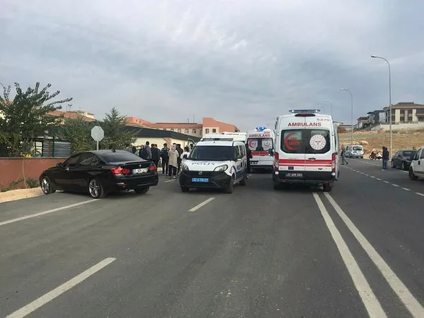 gaziantepte-ogrenci-servisi-ile-halk-otobusu-carpisti-cok-sayida-yarali-1636526416112.jpg Gaziantep’te öğrenci servisi ile halk otobüsü çarpıştı: Çok sayıda yaralı-1