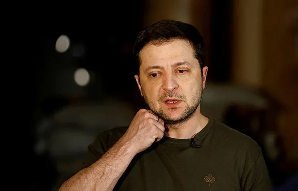 vladimir-zelenskiy-ukrayna-halkina-seslendi-saldiriya-gecin-1646515753142.jpeg Vladimir Zelenskiy Ukrayna halkına seslendi: "Saldırıya geçin"-3