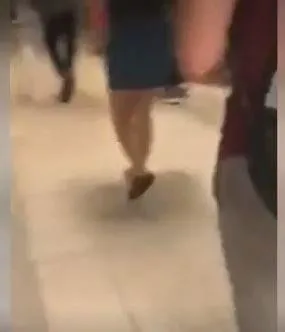 Metroda kadınların eteklerinin altını çeken sapık yakalandı-4