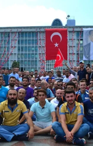 "Bankamatik memuru" dediler, mahkemede çark ettiler! CHP'li İBB'nin işçi kıyımında mağdur işçilerin hukuk zaferi