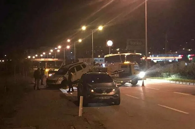 Giresun'da dur ihtarına uymayan otomobil polislere çarptı: 1 polis şehit