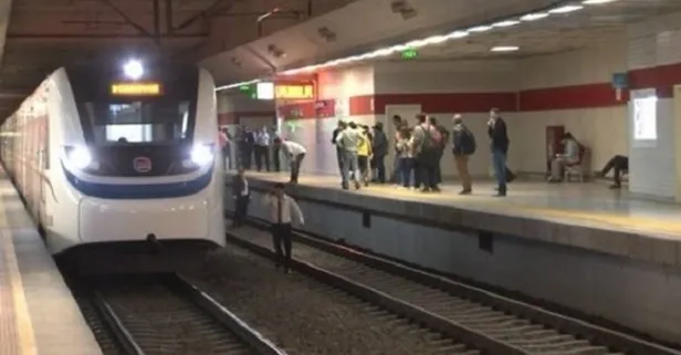 İzmir'de dengesini kaybederek İZBAN raylarına düşen vatandaş yaralandı