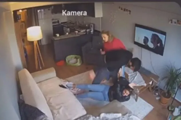 Ayrılmak istediği erkek arkadaşı tarafından defalarca yumruklandı! O anları sosyal medya hesabından paylaştı