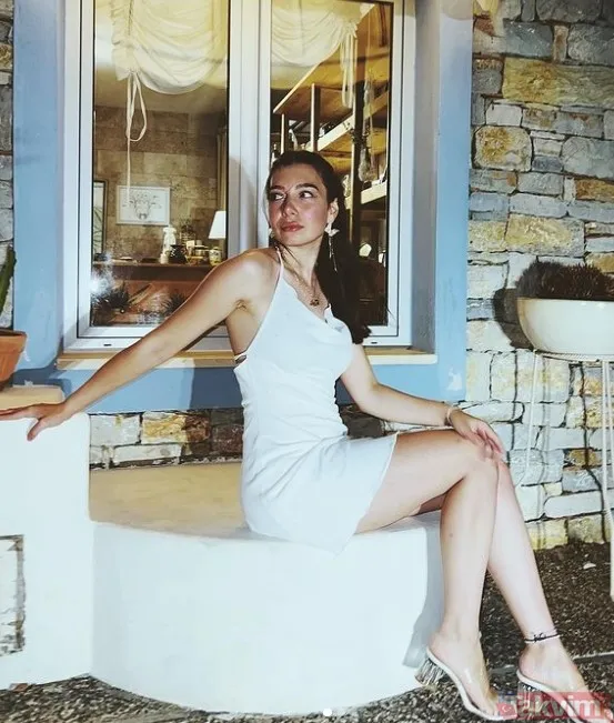 Alemin Kıralı'nın Oben'i Birsu Demir'i tanı tanıyabilirsen! 25’lik genç kız oldu! Kimi Dua Lipa’ya kimi Neslihan Atagül’e benzetti - 27