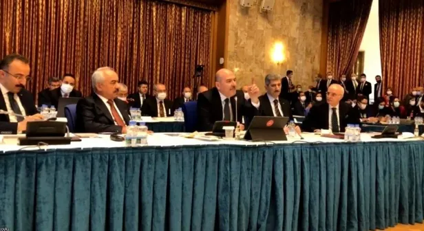 Bakan Süleyman Soylu'dan CHP'li vekillere: Orada evlatlarımız şehit oluyor sen gevrek gevrek gülüyorsun-1