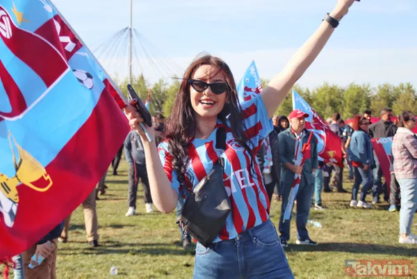 Yenikapı'da bordo-mavi coşku! Trabzonspor taraftarından ışık şov - 15