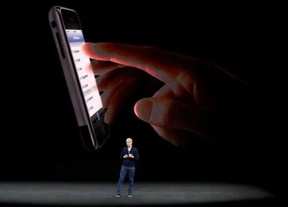Dünyanın beklediği iPhone 8 tanıtıldı