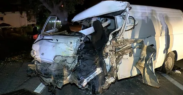 İstanbul Sarıyer’de İETT otobüsü ile minibüs kafa kafaya çarpıştı