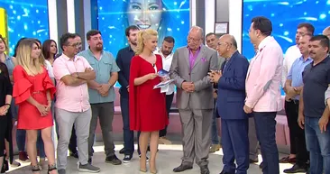Müge Anlı canlı yayında ekip arkadaşlarına tek tek teşekkür etti! 21 Haziran Müge Anlı sezon finalinde yaşananlar...