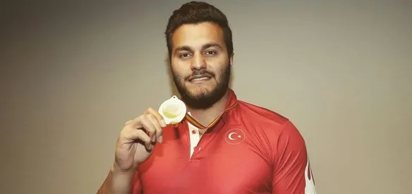 İspanya'da düzenlenen Avrupa Atmalar Kış Kupası'nda Osman Can Özdeveci, 23 yaş altı erkekler gülle atmada üst üste 2. kez Avrupa Şampiyonu oldu. Eda Tuğsuz ise cirit atmada gümüş madalya kazandı.