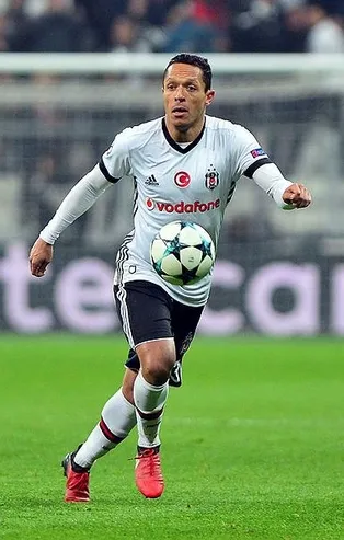 Flamengo Adriano için devrede