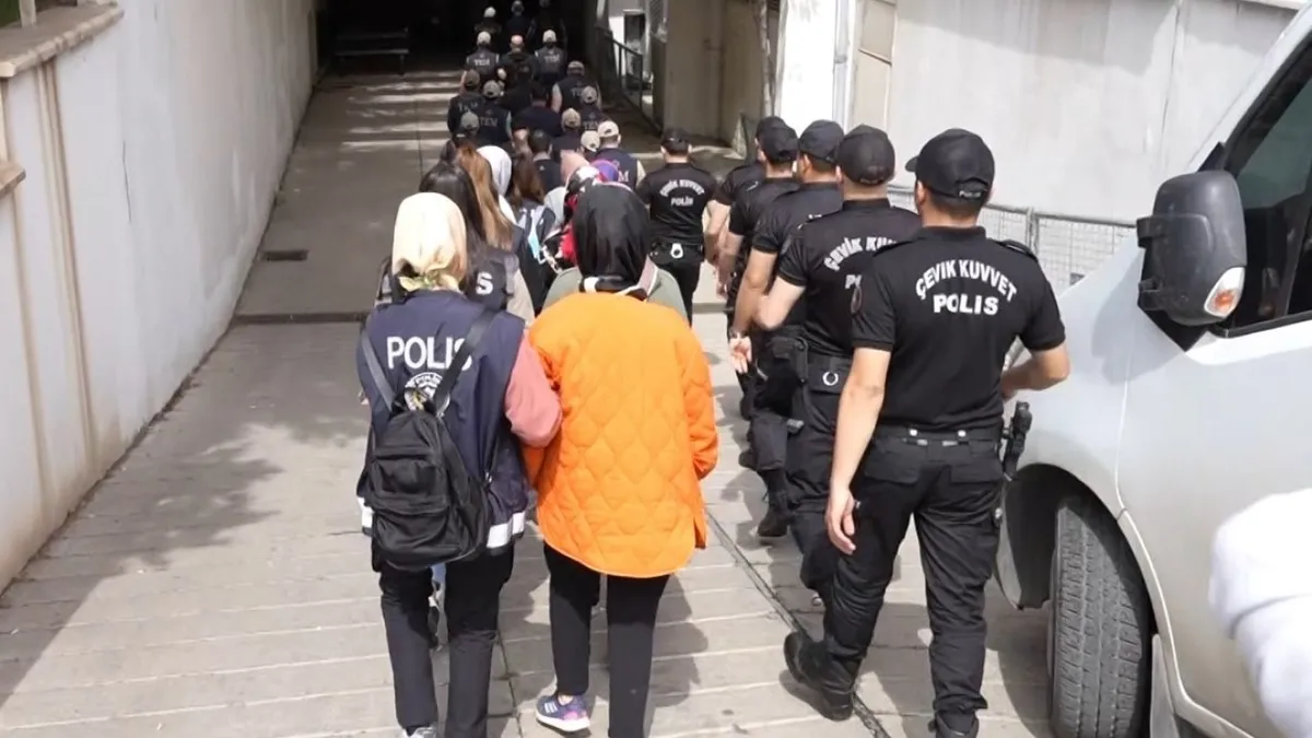 Gaziantep'te FETÖ operasyonu! Çok sayıda adrese eş zamanlı baskın: 1 tutuklama