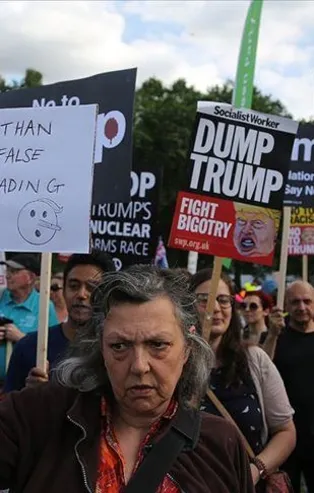 ABD Başkanı Trump Londra'da protesto edildi