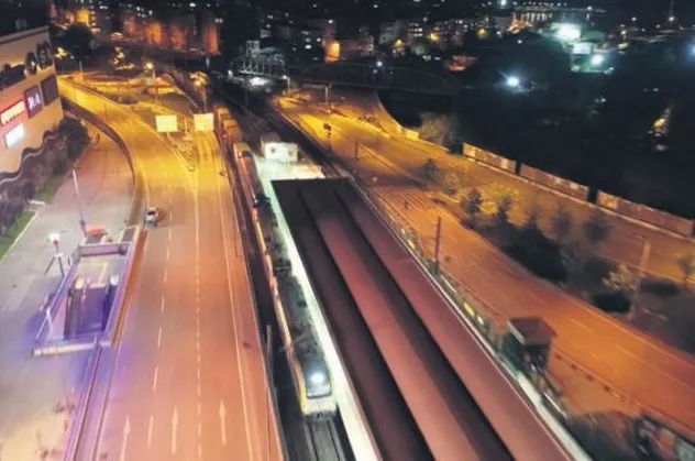 Marmaray’da bir ilk! İlk yurt içi yük treni geçti...