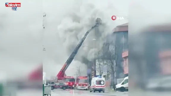 Ataşehir'de metal imalathanesinde yangın paniği: Alevler saniyeler içinde sardı!
