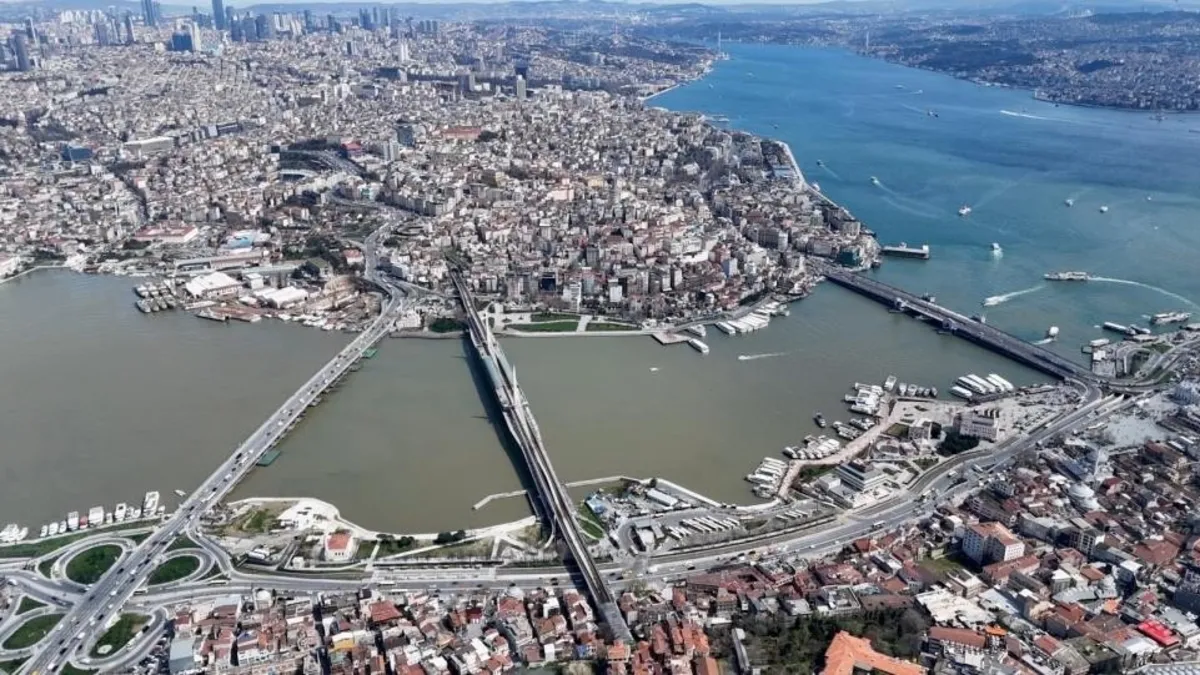 Kanalizasyon suyu Haliç'e karıştı: Belediyeye görev çağrısı