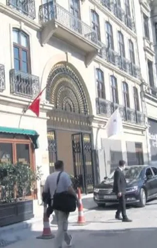 Rus asıllı ABD'li gazeteci Andre Vltchek kiralık araçta ölü bulundu