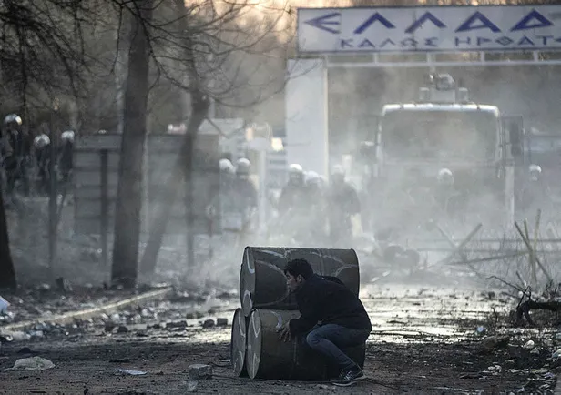 Katil Esad'ın kalleş saldırısı sonrası açılan sınır kapıları Avrupa'nın uykularını kaçırıyor!-5