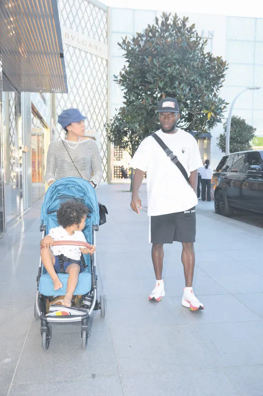 yilmaz-kunt-ve-burce-yagmur-karabal-arasinda-ask-bacayi-fena-sardi-l-saklambac-haberleri-1664659419145.jpg Yılmaz Kunt ve Burçe Yağmur Karabal arasında aşk bacayı fena sardı! l Saklambaç haberleri-7