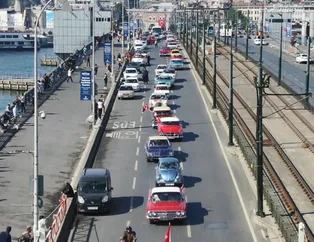 Galata Köprüsü'nde 100. Yıl Konvoyu...