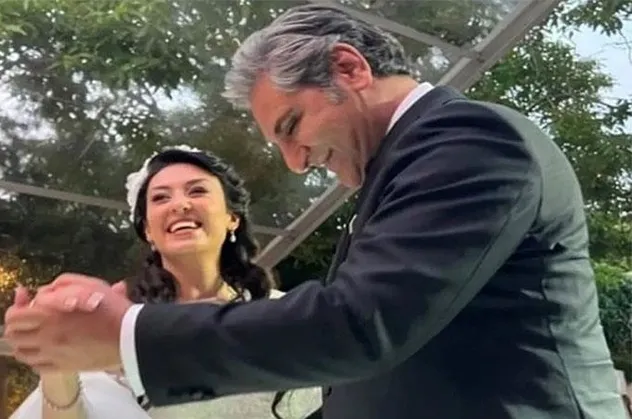 CHP'den istifa eden Tuba Torun eski partisini bombaladı Erdoğdu'nun eski eşini tehdit etti!