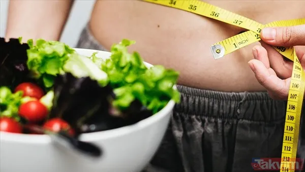 ❓Merak Edilenler Menopozda Neden Aniden Kilo Alınır? Hormonal Değişimler Östrojenin Azalmasına, Bu Da Metabolizmanın Yavaşlamasına Ve Özellikle Karın Bölgesinde...