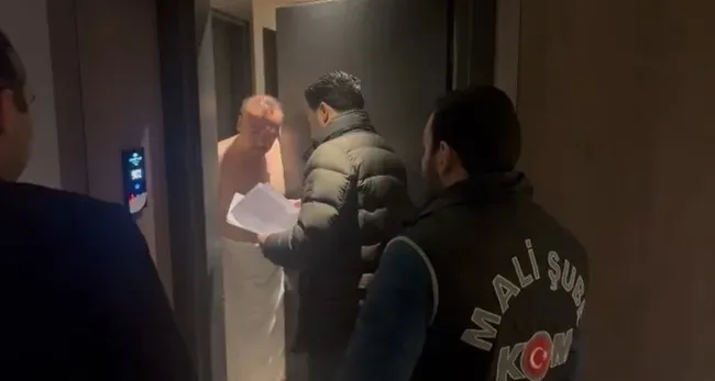 ozkan-yalimin-soforu-konustu-vip-arac-donusumu-dosyada-1777733880542.jpeg Özkan Yalım’ın şoförü konuştu: VIP araç dönüşümü dosyada-2