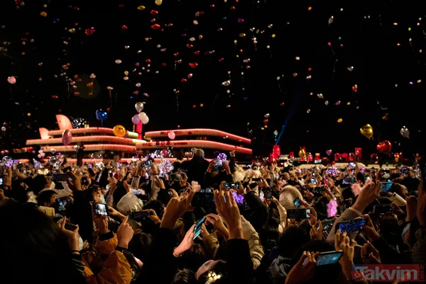 Koronavirüsün ortaya çıktığı Vuhan'da yılbaşı kutlaması! Görüntüler pes dedirtti - 8