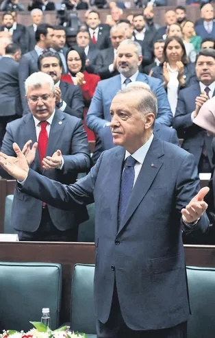 Memurlara ve emeklilere %30 zam! En düşük emekli aylığı 5500 TL oldu: Kim, ne kadar alacak?