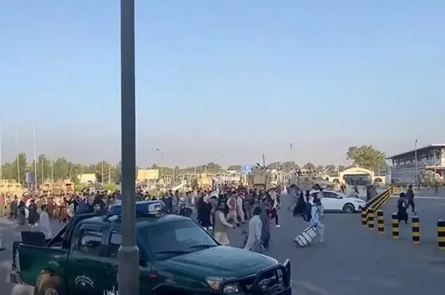 Son dakika: ABD, Kabil'den tahliyeleri askıya aldı!