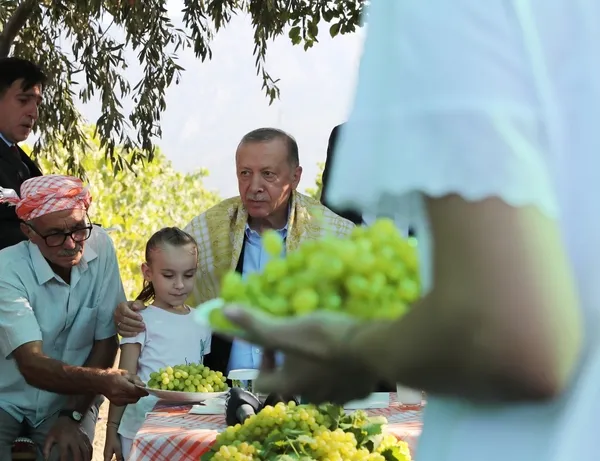 son-dakika-baskan-recep-tayyip-erdogandan-manisada-toplu-acilis-toreninde-onemli-aciklamalar-1661007798377.jpg SON DAKİKA: Başkan Recep Tayyip Erdoğan'dan Manisa'da Toplu Açılış Töreni'nde önemli açıklamalar! 9 numara Sultani çekirdeksiz üzüm alım fiyatını açıkladı-13